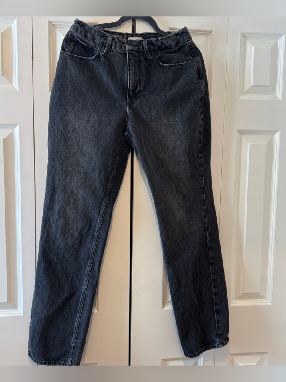 Good American Good Icon Straight Ankle Jeans